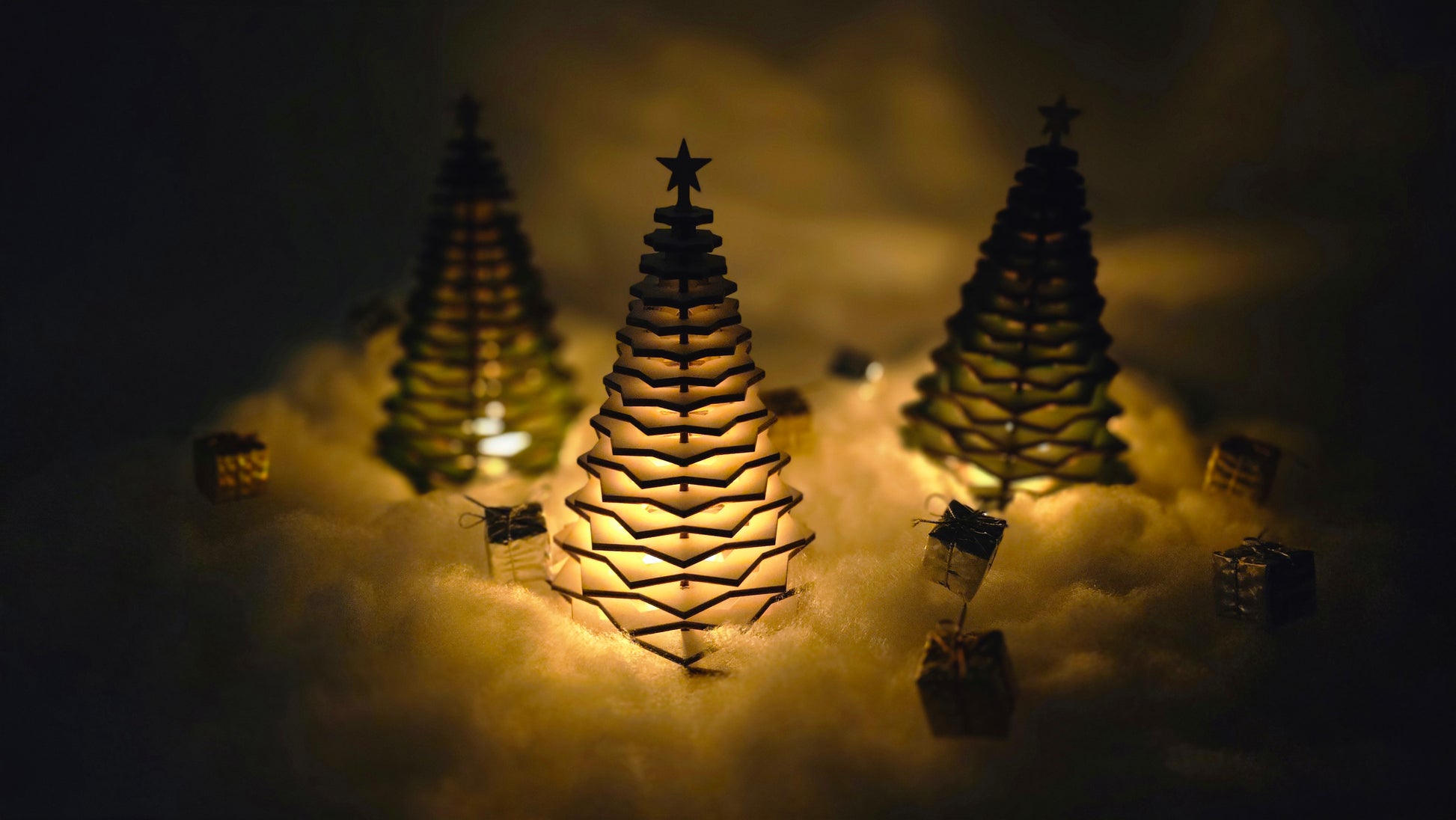 Praznična lesena drevesca